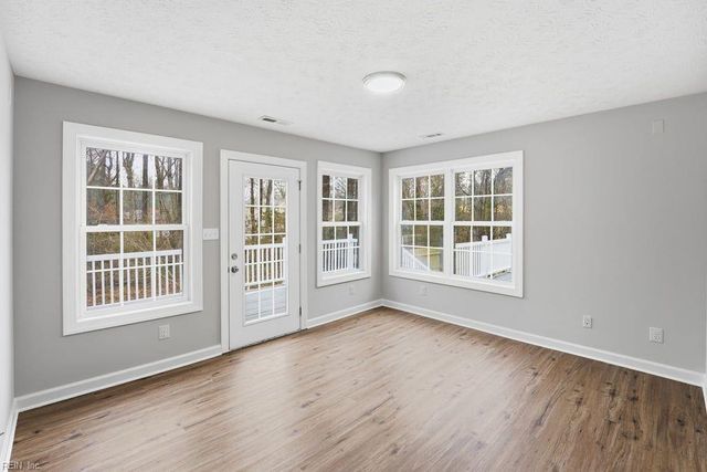 1704 Neptune DR, Hampton, VA 23669