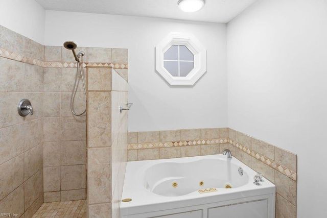 1704 Neptune DR, Hampton, VA 23669