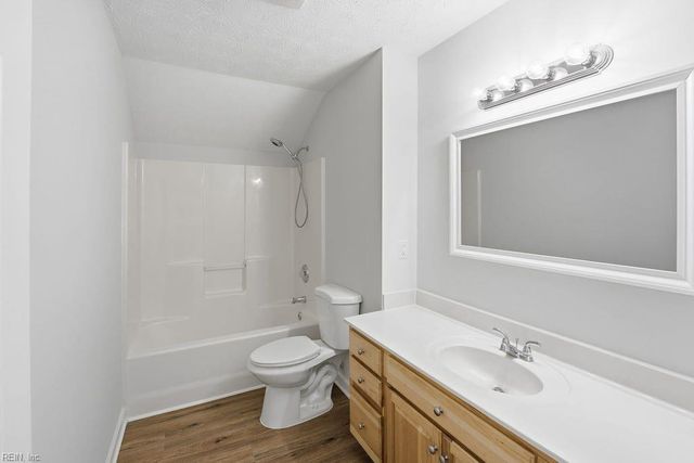 1704 Neptune DR, Hampton, VA 23669