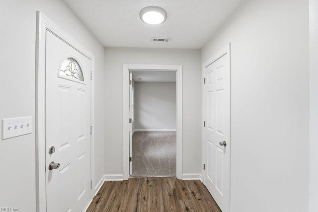 1704 Neptune DR, Hampton, VA 23669