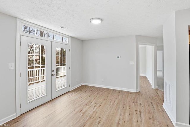 1704 Neptune DR, Hampton, VA 23669