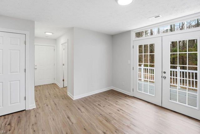 1704 Neptune DR, Hampton, VA 23669