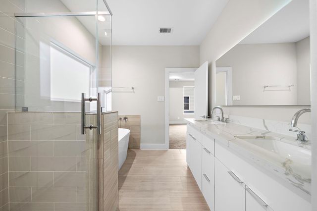 24 Bucan F, Houston, TX 77076