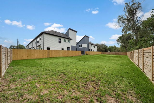 24 Bucan F, Houston, TX 77076