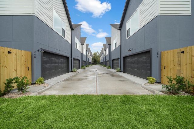 24 Bucan F, Houston, TX 77076