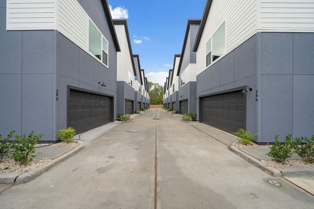 24 Bucan F, Houston, TX 77076