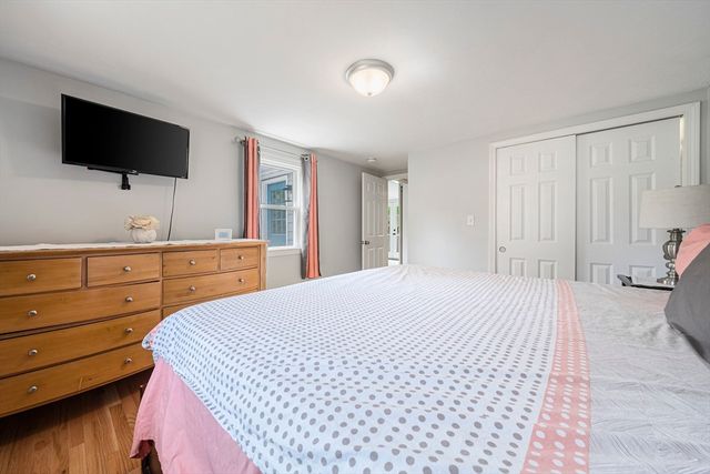 5 Pine Cir, Pembroke, MA 02359