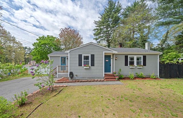 5 Pine Cir, Pembroke, MA 02359