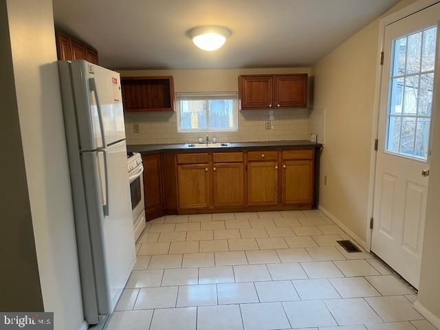 2424 S MILLICK ST, Philadelphia, PA 19142