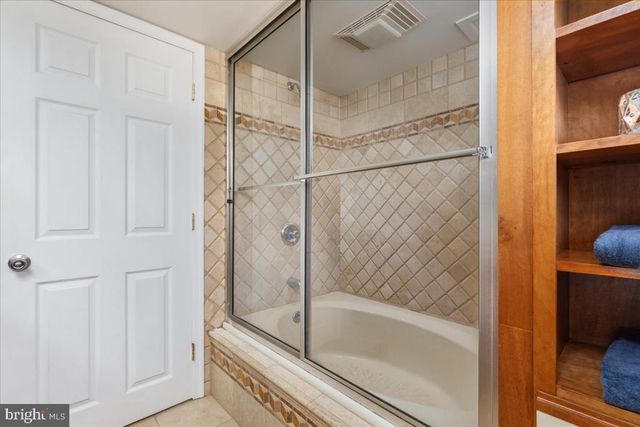 146 LIZZIE MILLS RD, Castleton, VA 22716