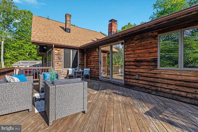 146 LIZZIE MILLS RD, Castleton, VA 22716