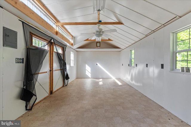 146 LIZZIE MILLS RD, Castleton, VA 22716