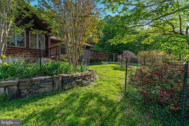 146 LIZZIE MILLS RD, Castleton, VA 22716