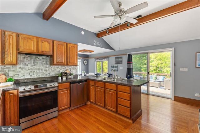 146 LIZZIE MILLS RD, Castleton, VA 22716