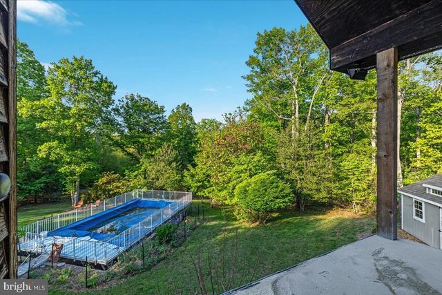 146 LIZZIE MILLS RD, Castleton, VA 22716