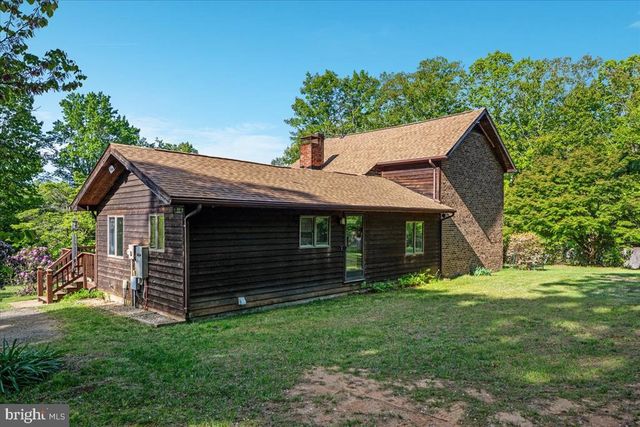 146 LIZZIE MILLS RD, Castleton, VA 22716