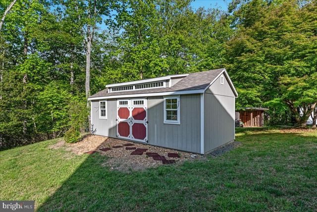 146 LIZZIE MILLS RD, Castleton, VA 22716