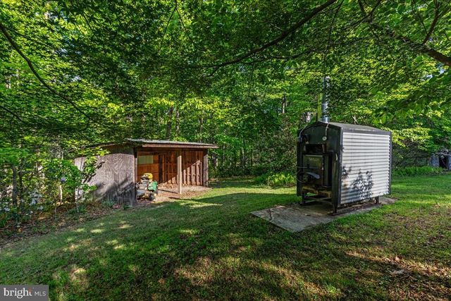 146 LIZZIE MILLS RD, Castleton, VA 22716