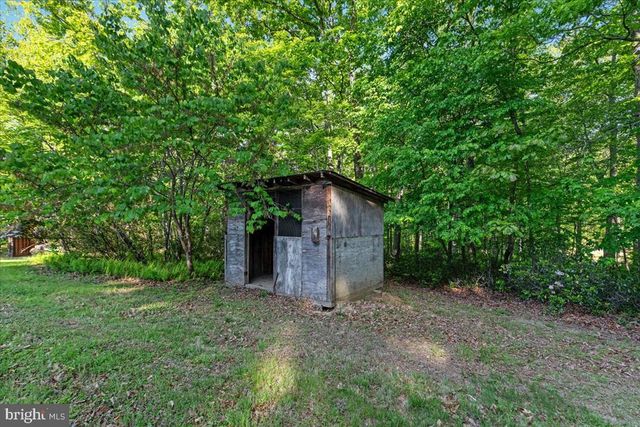 146 LIZZIE MILLS RD, Castleton, VA 22716