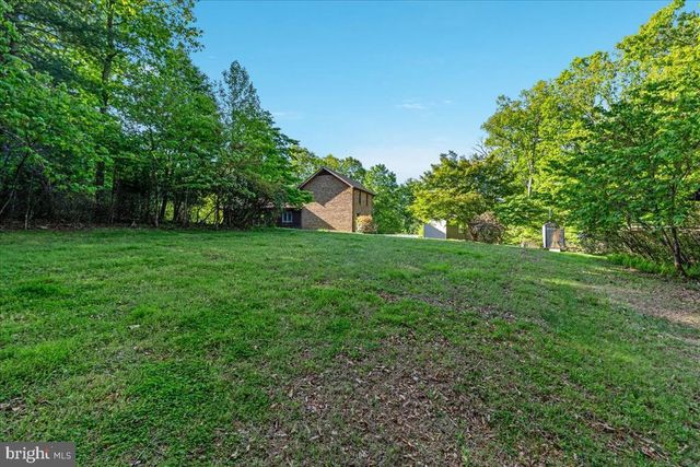 146 LIZZIE MILLS RD, Castleton, VA 22716