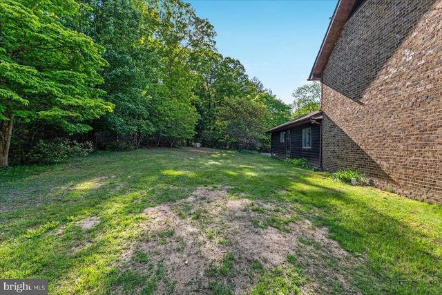 146 LIZZIE MILLS RD, Castleton, VA 22716