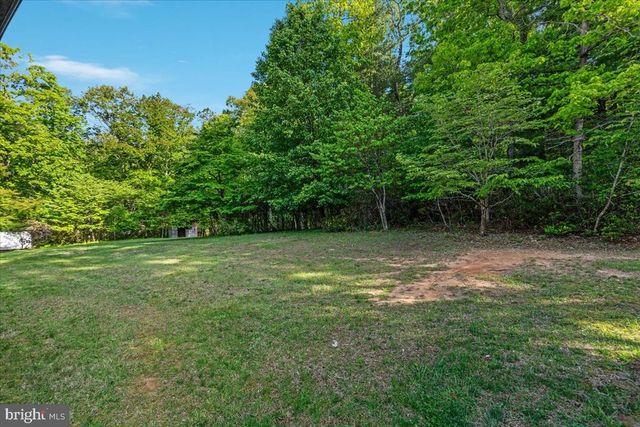 146 LIZZIE MILLS RD, Castleton, VA 22716
