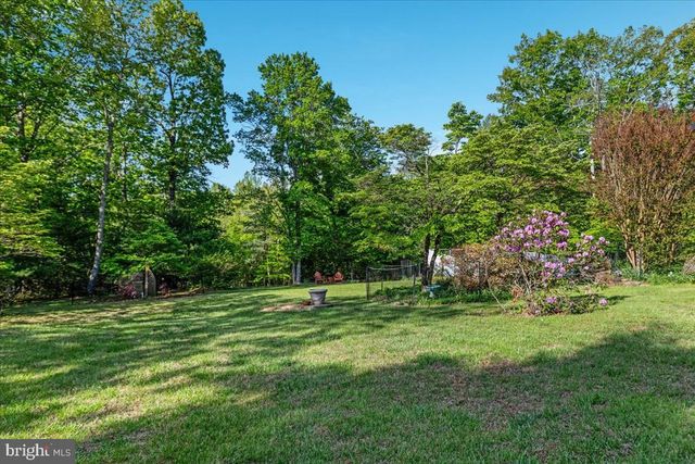 146 LIZZIE MILLS RD, Castleton, VA 22716