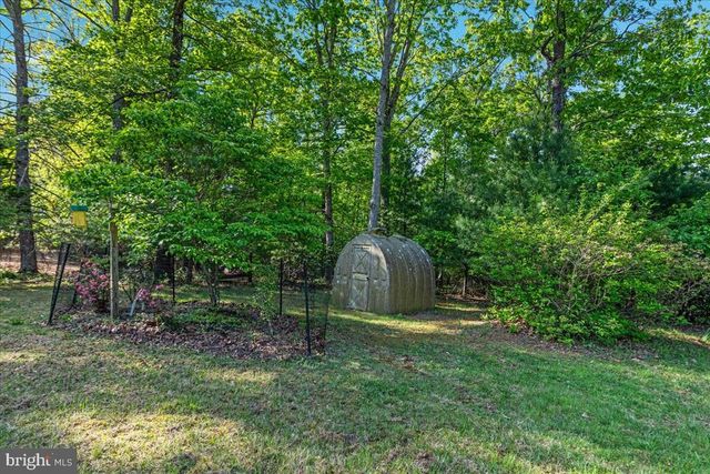 146 LIZZIE MILLS RD, Castleton, VA 22716