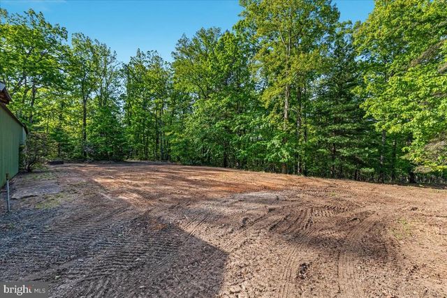 146 LIZZIE MILLS RD, Castleton, VA 22716