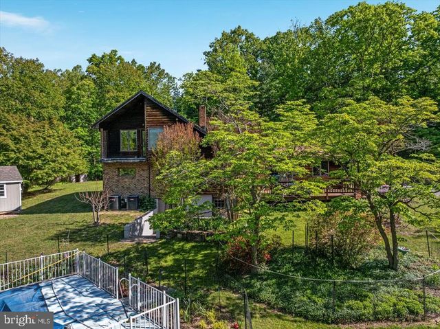 146 LIZZIE MILLS RD, Castleton, VA 22716