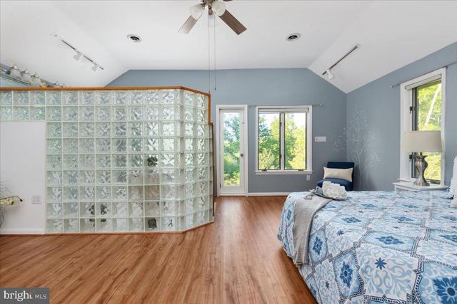 146 LIZZIE MILLS RD, Castleton, VA 22716