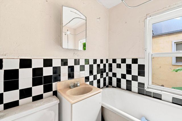 2002 SOUTH ST, Philadelphia, PA 19146