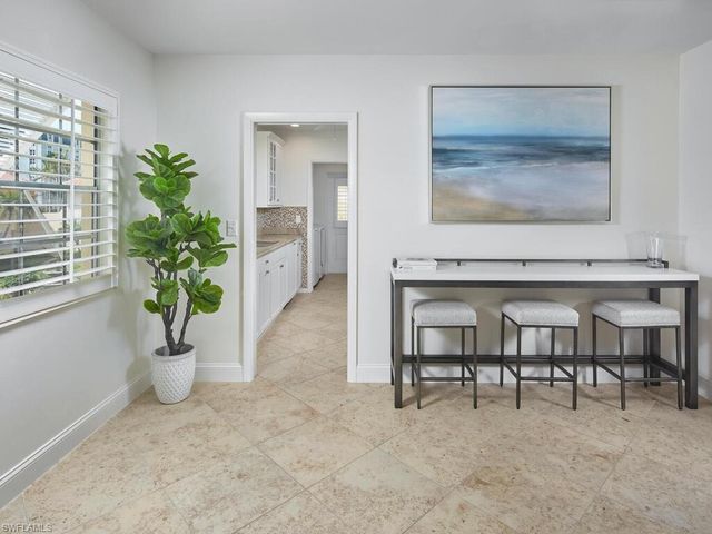 3070 Gulf Shore BLVD N 209, Naples, FL 34103