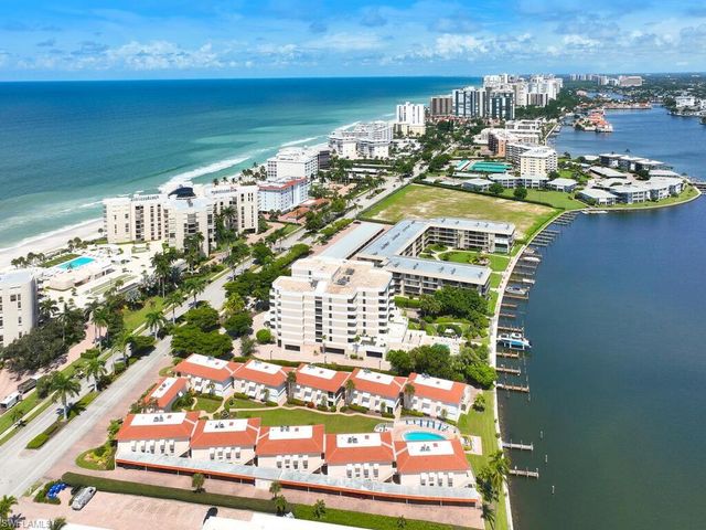 3070 Gulf Shore BLVD N 209, Naples, FL 34103