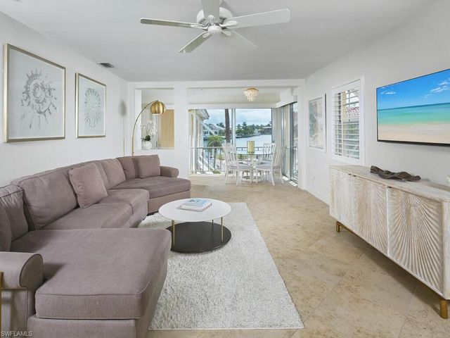 3070 Gulf Shore BLVD N 209, Naples, FL 34103