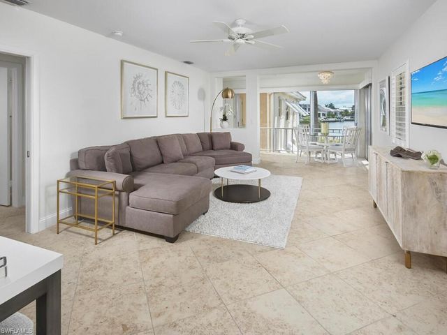 3070 Gulf Shore BLVD N 209, Naples, FL 34103