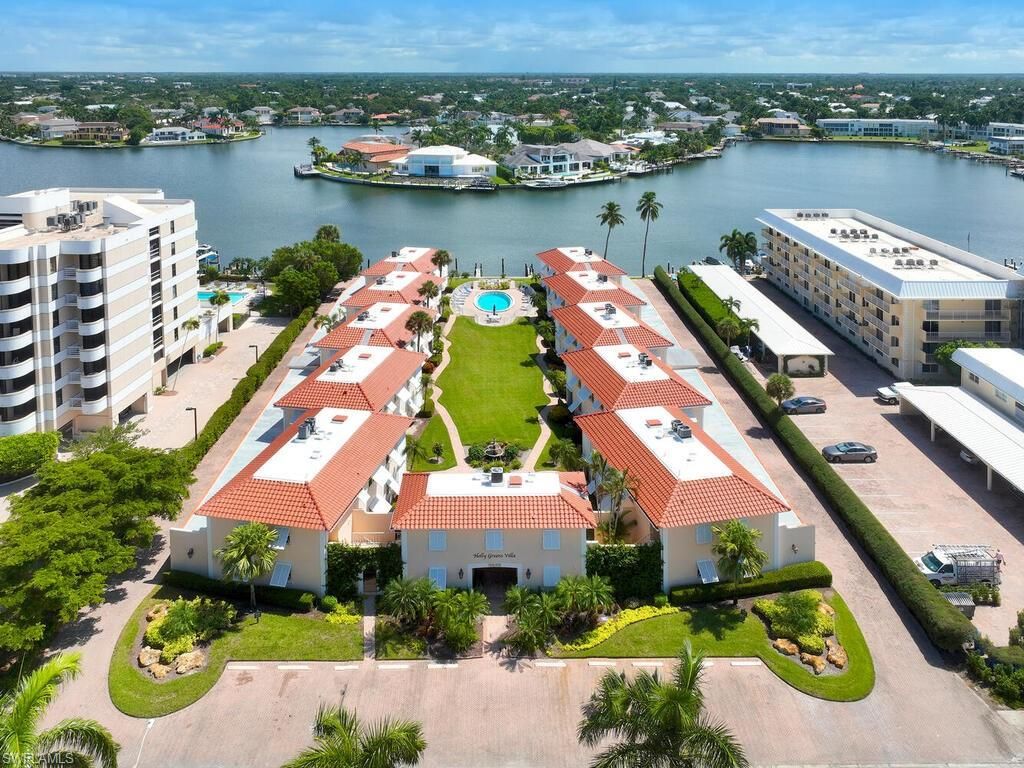 3070 Gulf Shore BLVD N 209, Naples, FL 34103