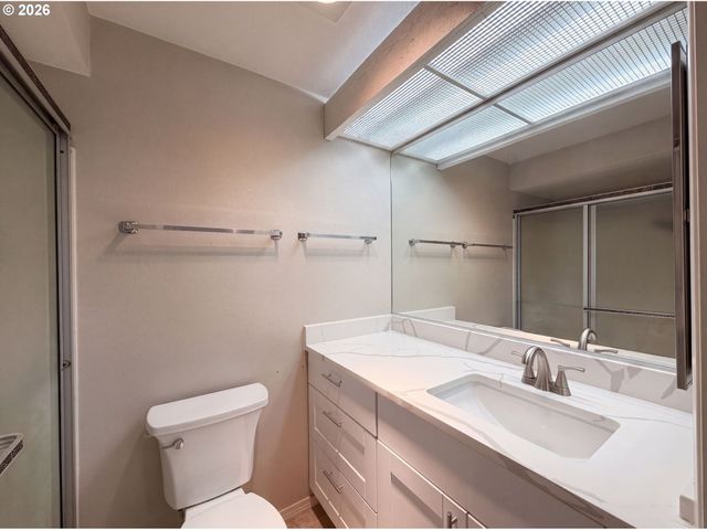 650 Sw Meadow Dr 209, Beaverton, OR 97006