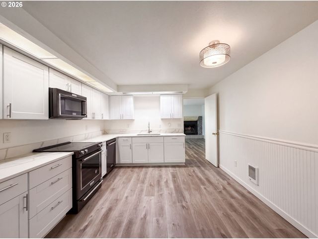 650 Sw Meadow Dr 209, Beaverton, OR 97006