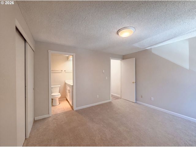 650 Sw Meadow Dr 209, Beaverton, OR 97006