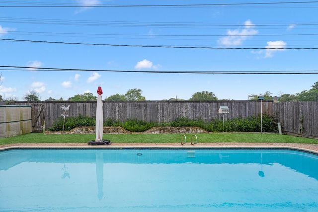 7230 Redding Road, Houston, TX 77036