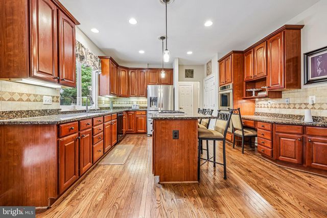 47404 MIDDLE BLUFF PL, Sterling, VA 20165