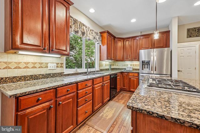 47404 MIDDLE BLUFF PL, Sterling, VA 20165