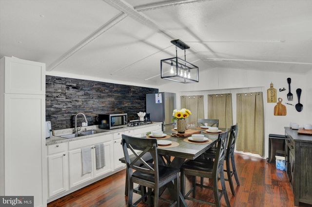 69 AUSTIN DR, Grantville, PA 17028