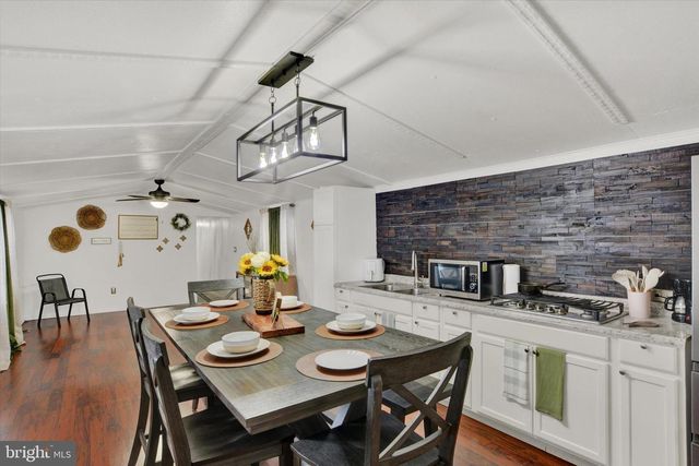 69 AUSTIN DR, Grantville, PA 17028