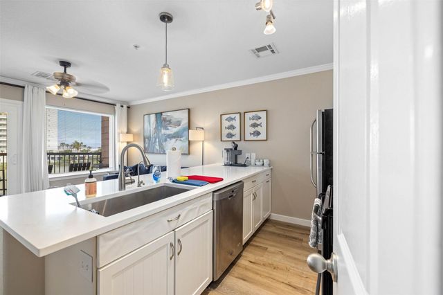 9520 Seawall Blvd 254, Galveston, TX 77554