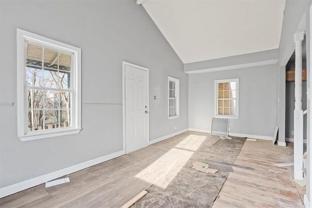 547 Blue Ridge Boulevard, Kansas City, MO 64125