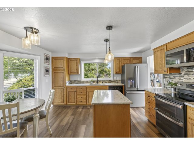 17810 Ne 47TH Ave, Vancouver, WA 98686