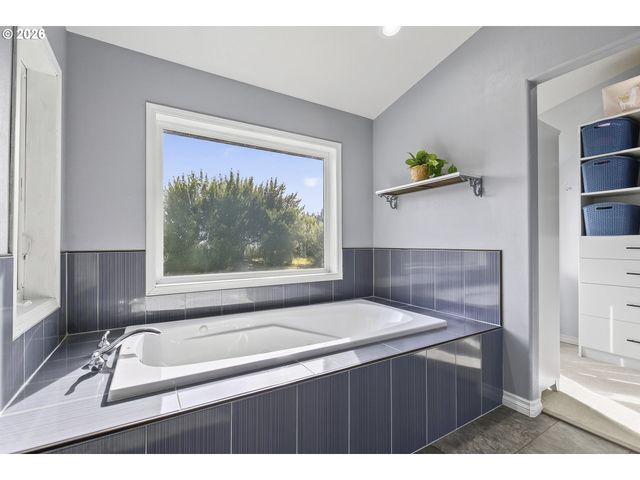 17810 Ne 47TH Ave, Vancouver, WA 98686