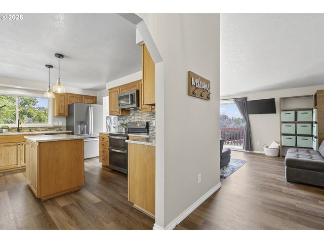 17810 Ne 47TH Ave, Vancouver, WA 98686